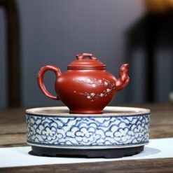 Ấm Tử Sa Báo Xuân Mai Hoa Đại Hồng Bào hình hoa mai chủ đạo