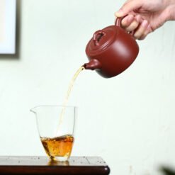 Ấm Tử Sa Đại Hồng Bào Dáng Hán Đạc HD004 vòi được thiết kế có dòng chảy mạnh