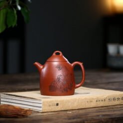 Ấm tử sa thủ công mang vẻ đẹp tinh tế, tỉ mỉ