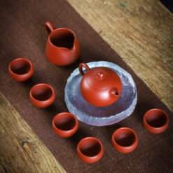 Khay trà là một trong những dụng cụ pha trà cơ bản