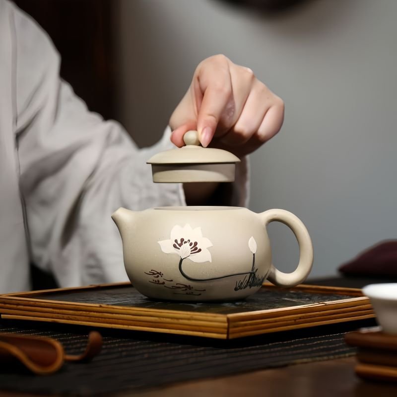 Ấm Tử Sa Bạch Nê Diệu Liên Hoa TT021 Dáng Tây Thi